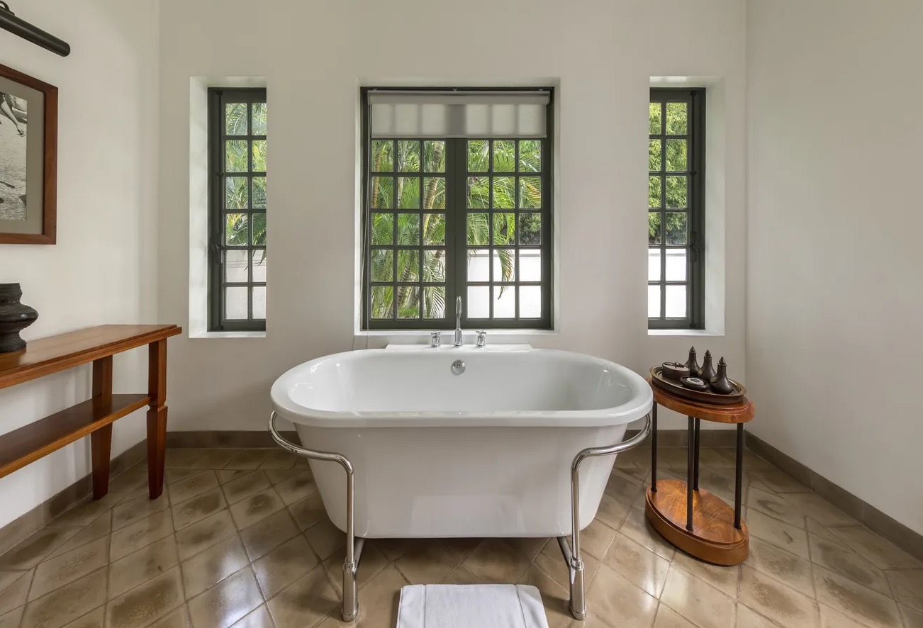 Bathtub Overflow Water Removal in Richmond Heights, OH